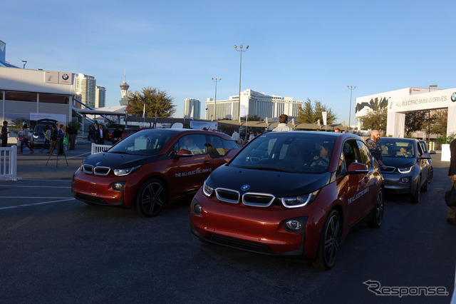 勢揃いしたBMW i3の試乗車