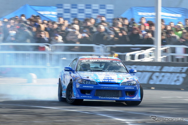 D1デモラン(東京オートサロン14)