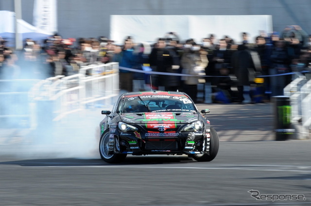 D1デモラン(東京オートサロン14)