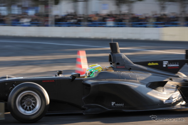 SF14デモラン(東京オートサロン14)