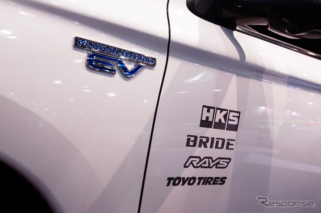 三菱 アウトランダーPHEV シティクルーザー(東京オートサロン14)