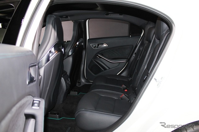 メルセデスベンツ・A 45 AMG 4MATIC PETRONAS Green Edition