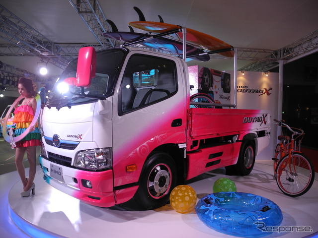 日野自動車のカスタムカー（東京オートサロン2014）