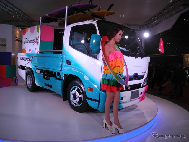 日野自動車のカスタムカー（東京オートサロン2014）