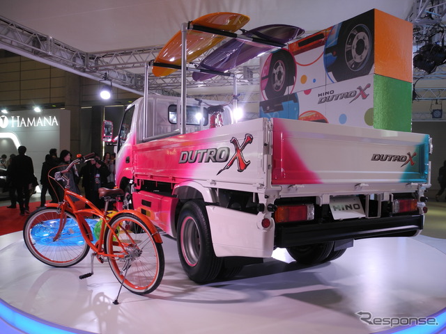 日野自動車のカスタムカー（東京オートサロン2014）