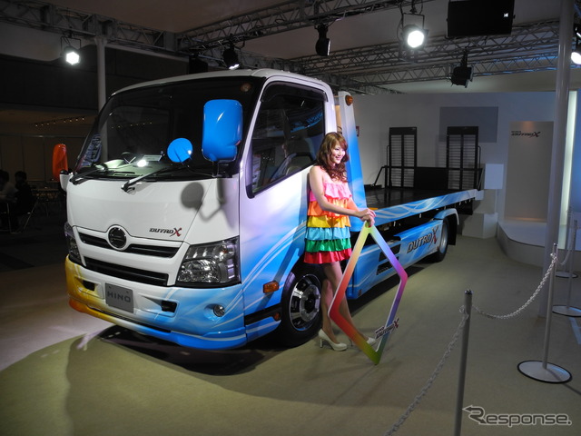 日野自動車のカスタムカー（東京オートサロン2014）