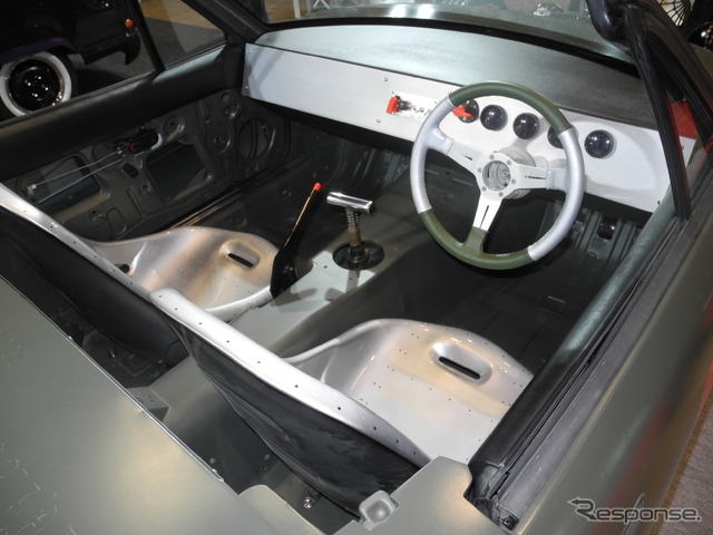 国際情報工科大学校の改造車「ROD」（東京オートサロン2014