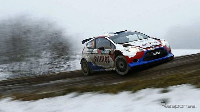 フォード・フィエスタRS WRC(ロバート・クビサ)