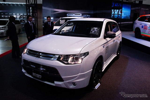 三菱 アウトランダーPHEV シティクルーザー（東京オートサロン14）