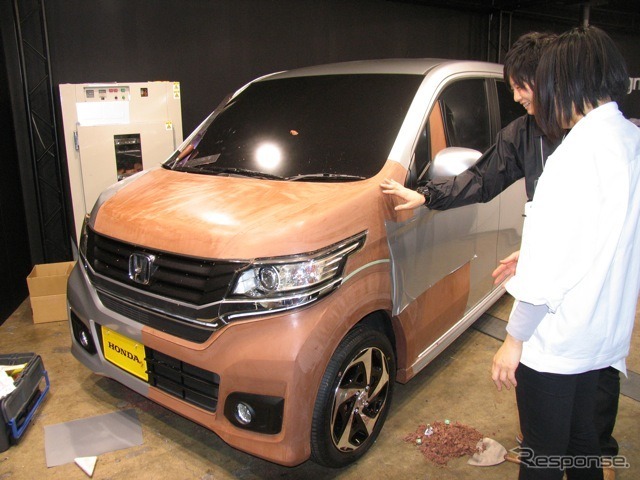 すでに市販車として発売されたN-WGN。そのボディパネルの原型と言えるのが、このクレイモデルだ