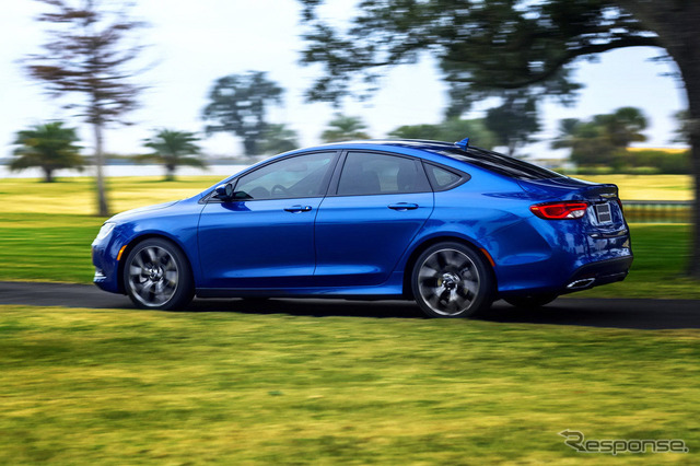 新型 クライスラー 200 の 200S