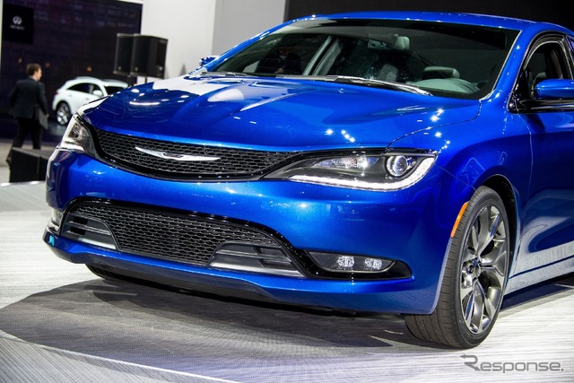 新型 クライスラー 200 の 200S