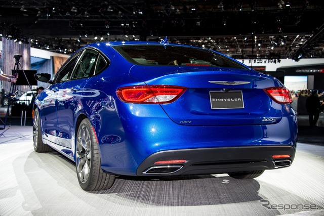 新型 クライスラー 200 の 200S