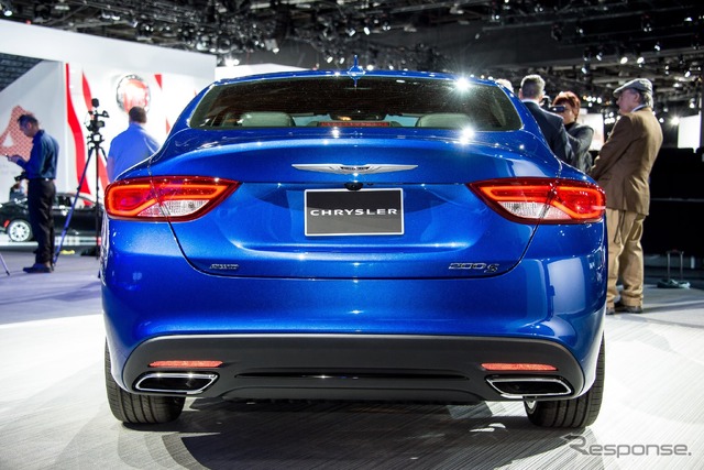 新型 クライスラー 200 の 200S