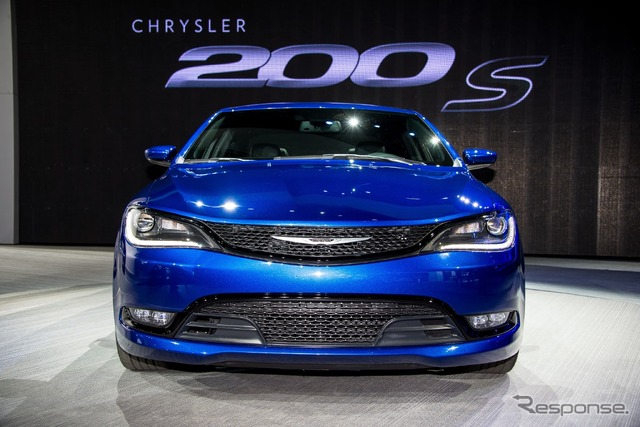 新型 クライスラー 200 の 200S