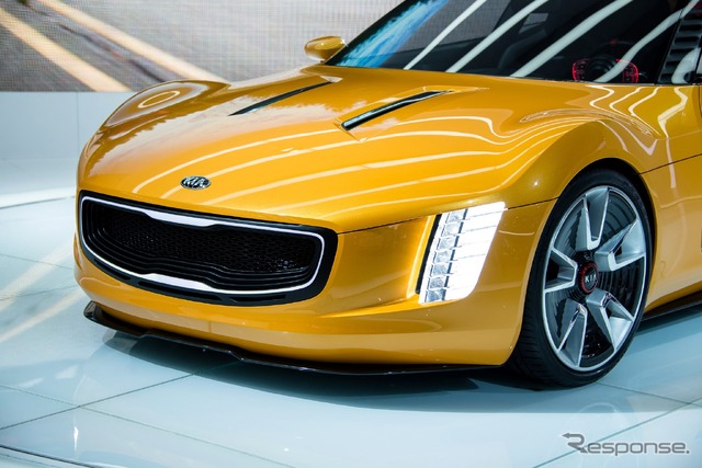 キア GT4