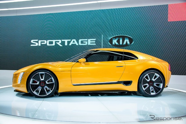キア GT4