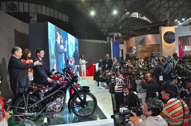 デリーモーターショー12　ホンダ　プレスカンファレンスのようす