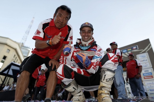 山崎勝実ダカールラリーTEAM HRC代表、エルダー・ロドリゲス選手