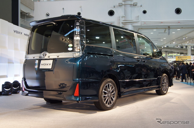 トヨタ 新型ヴォクシー、ノア 発表