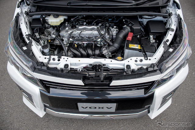 トヨタ・ヴォクシー ZS