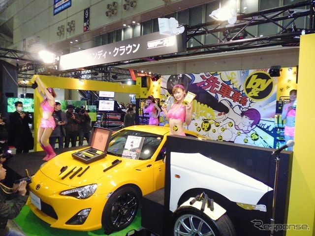 東京オートサロン14 ハンディクラウンのブース