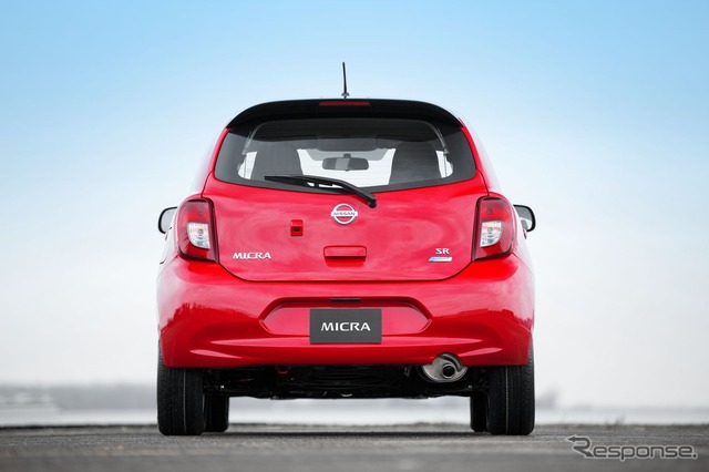 日産 マイクラ(日本名:マーチ)のカナダ仕様