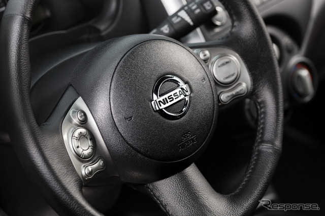 日産 マイクラ(日本名:マーチ)のカナダ仕様