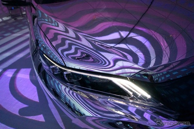 ミラーハリアーを使ったリフレクションマッピングのアート表現(写真:テスト投影のようす)