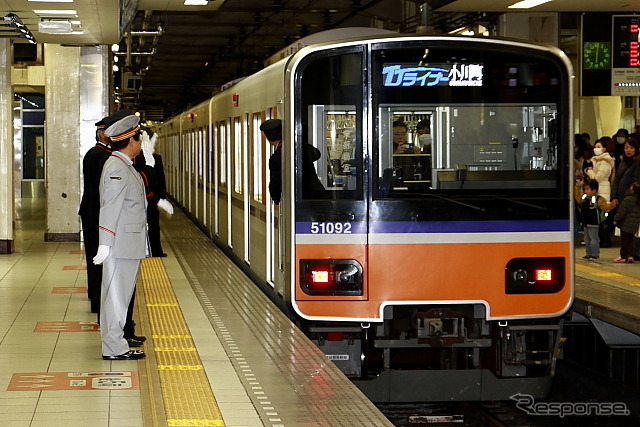 東武東上線「TJライナー」利用者500万人超え 1月22日に池袋駅でイベントが行なわれた