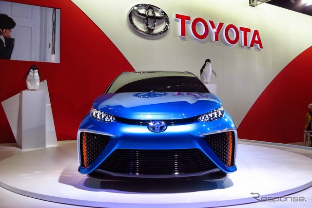トヨタ FCV コンセプト(福岡モーターショー14)