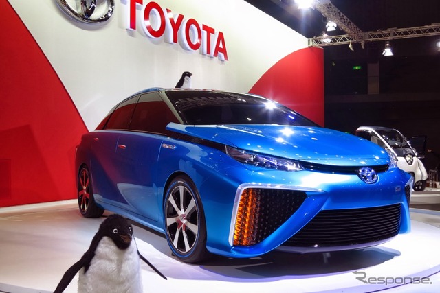 トヨタ FCV コンセプト(福岡モーターショー14)