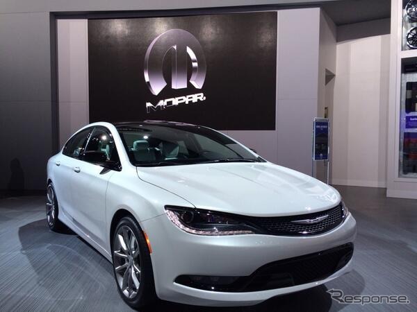新型クライスラー 200 MOPAR 仕様（デトロイトモーターショー14）