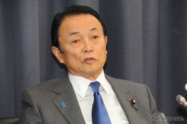 麻生太郎財務相兼内閣府特命担当大臣（28日・財務省）