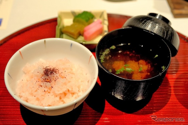夕食は懐石フルコース