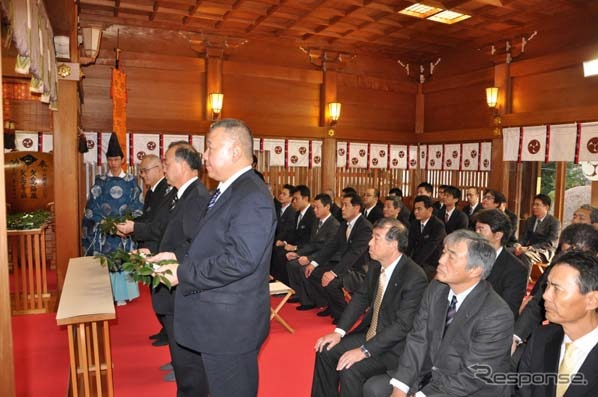 1月24日に執り行われた西武新宿線中井～野方間連立事業の安全祈願祭の様子。2020年度の完成を目指す。