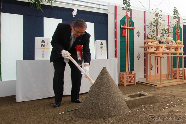 京都鉄道博物館の安全祈願祭に出席したJR西日本の真鍋社長。2016年春のオープンを目指す。