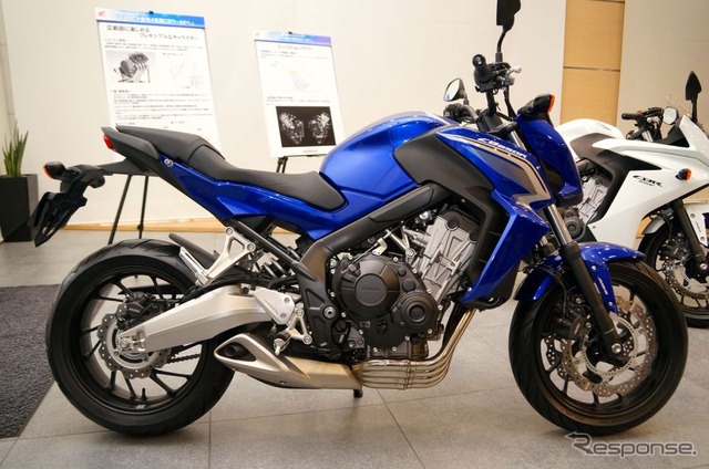 ホンダは、CBR650F、CB650Fに搭載予定の新エンジンを発表