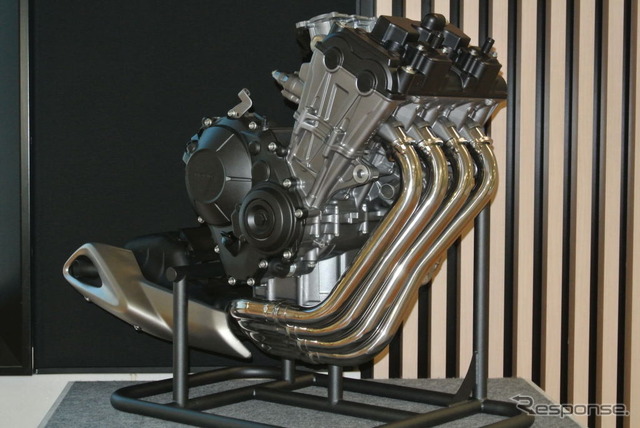 直列4気筒 新型650ccエンジン