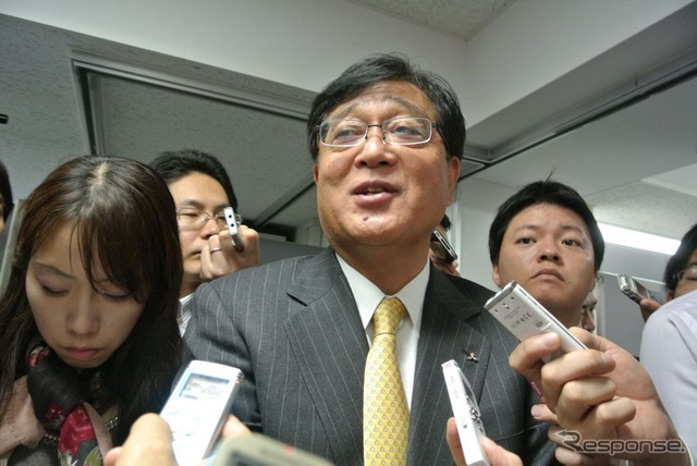 三菱自動車 益子修社長