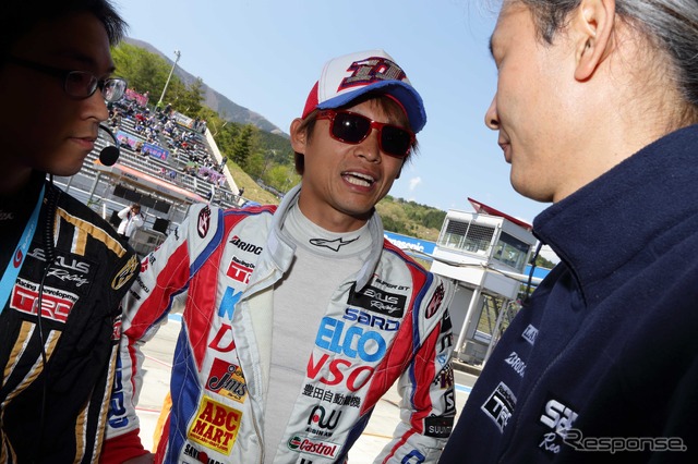 BANDOHで2014年のGT500を戦う脇阪寿一。写真:TOYOTA(2013年)