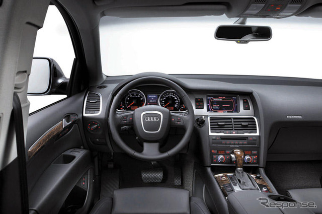 アウディQ7を発売、車両概要や価格を発表