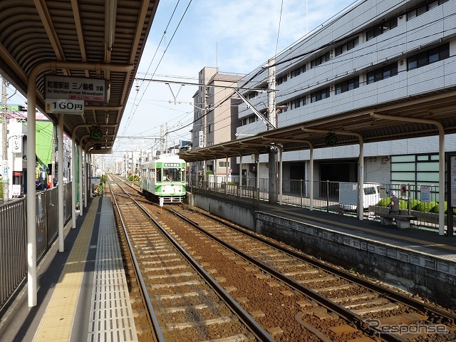 都電荒川線の荒川車庫前停留場。3月1日から始発電車の発車時刻が数分繰り上げられる。