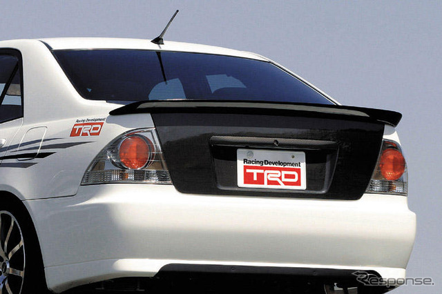 TRDが アルテッツァ 用トランクパネルを新発売