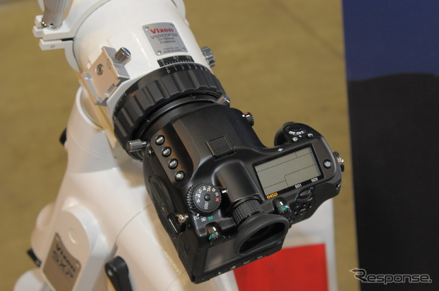 【CP+ 2014】ビクセン、最新赤道儀や望遠鏡向け中判カメラマウントを展示