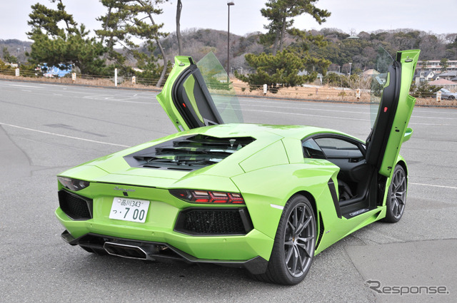 ランボルギーニ アヴェンタドール LP700-4クーペ