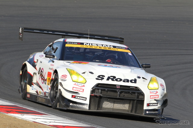 2013年シーズンのNDDP RACINGのGT-R(GT300クラス)。写真:NISSAN