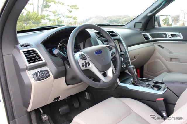 フォード・エクスプローラーXLT EcoBoost