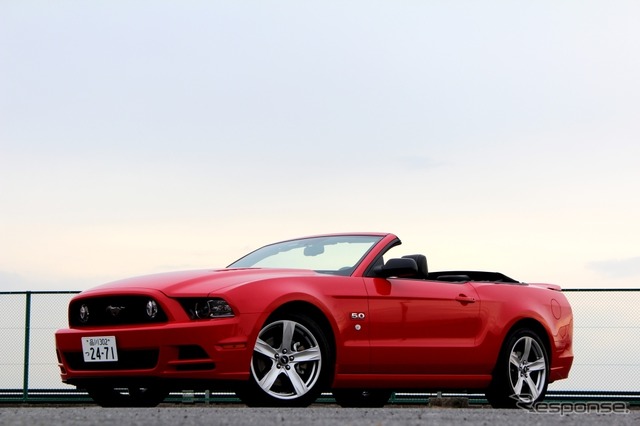 フォード・マスタングV8 GT コンバーチブルプレミアム