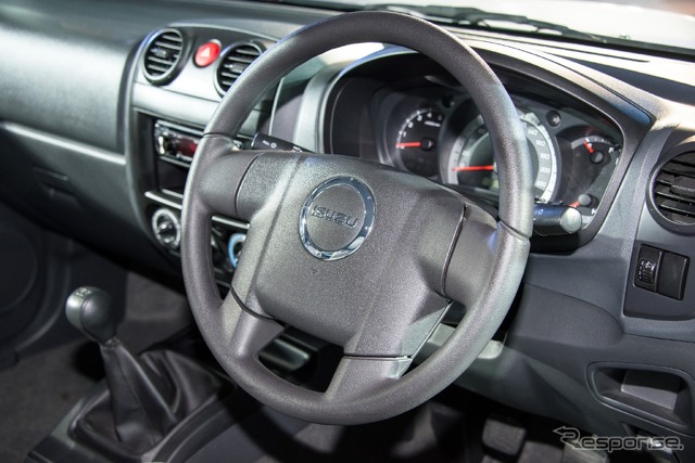 デリーモーターショー14 いすゞ D-MAX